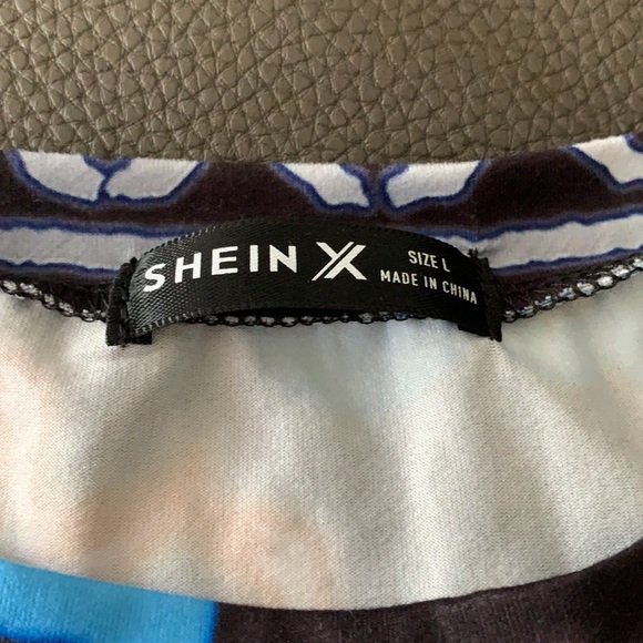 Shein large graphic tee - Picture 2 of 2